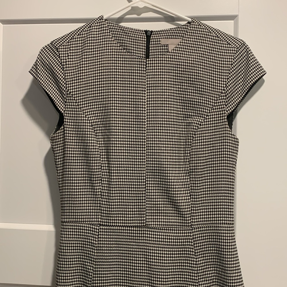 Dress - Picture 2 of 7